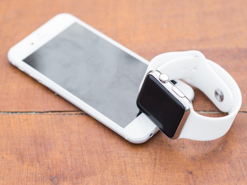 Smartphone und Smartwatch